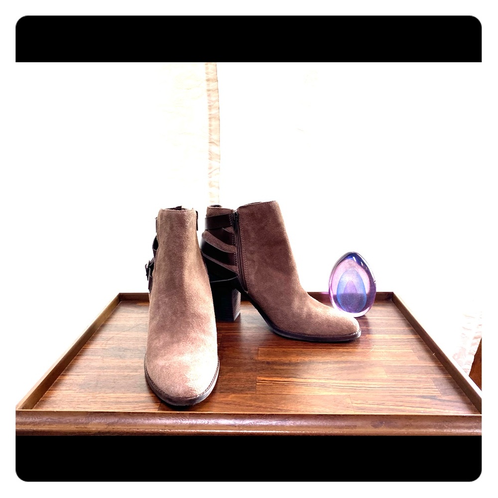 SZ 10 Dolce Vita ankle boots